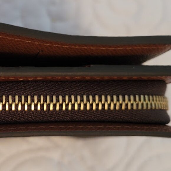 Louis Vuitton Vintage Wallet - Picture 13 of 13